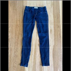 Abercrombie Low Rise Skinny Jeggings Sz XS Dark Blue Rinse Wash